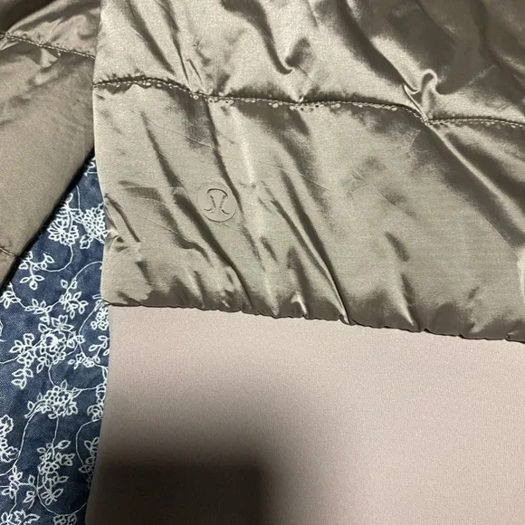 LULULEMON non stop reversible bomber jacket - Picture 2 of 6